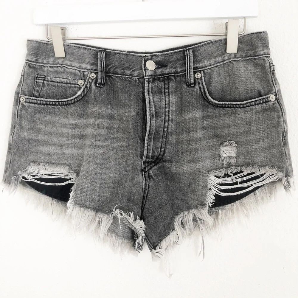 We the Free Gray Destroyed Runway Cutoff Shorts 27 - Picture 4 of 10